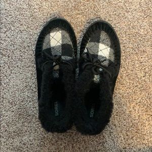 Women’s size 9 Sorel Out N About Moc Slippers